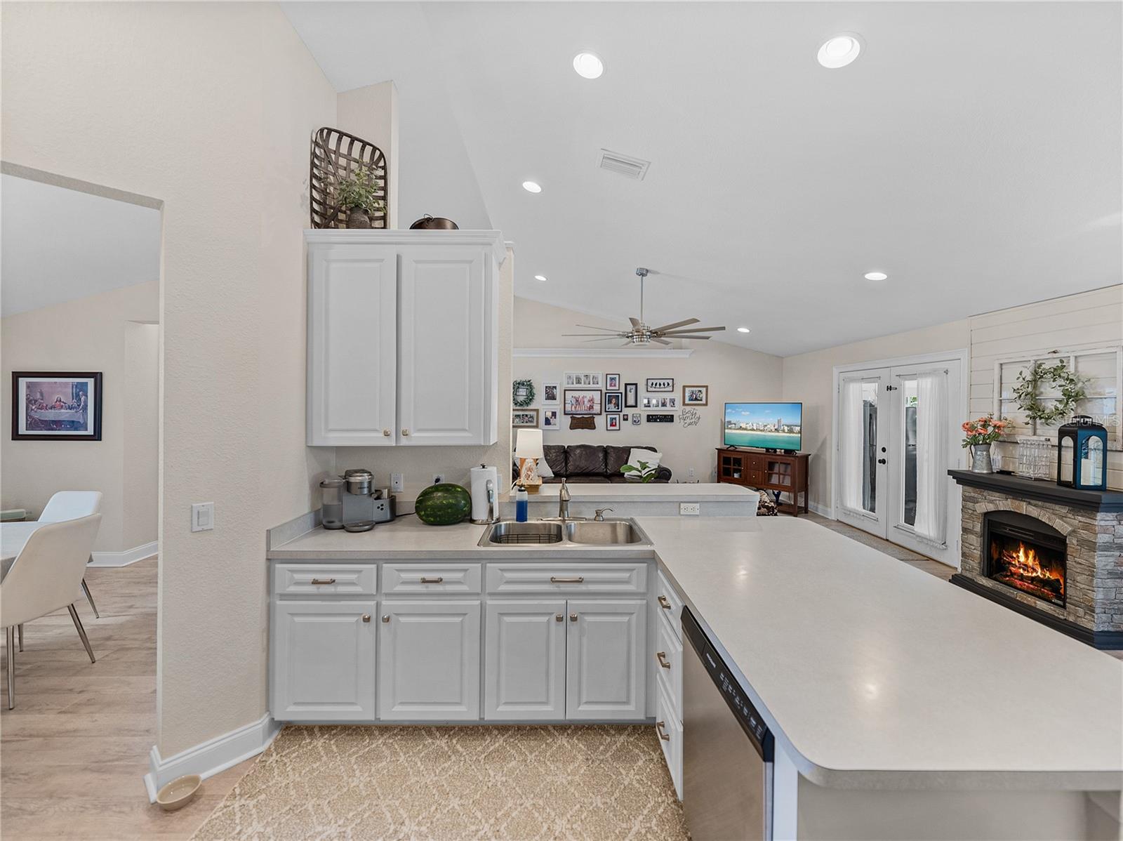 5427 ORANGE VALLEY DR