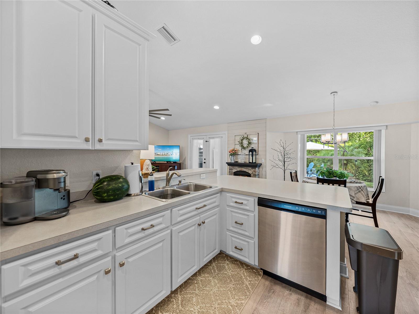 5427 ORANGE VALLEY DR