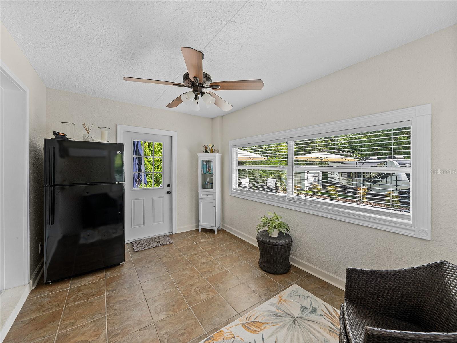 5427 ORANGE VALLEY DR