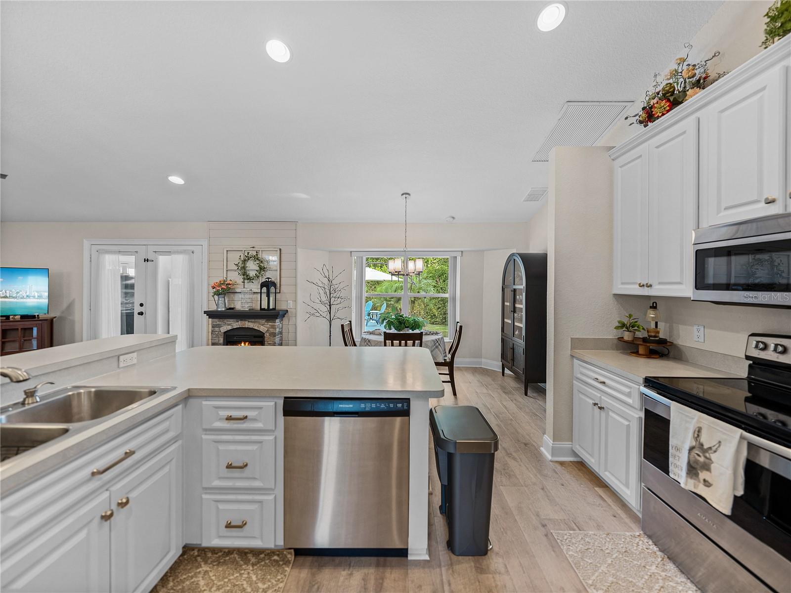 5427 ORANGE VALLEY DR