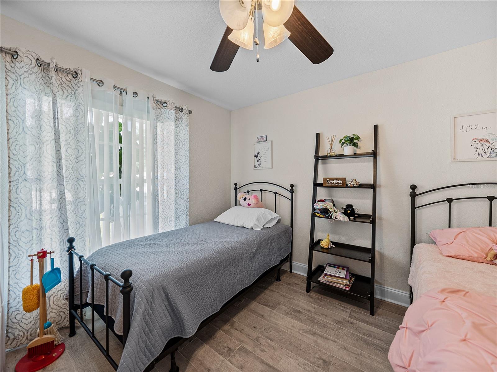 5427 ORANGE VALLEY DR