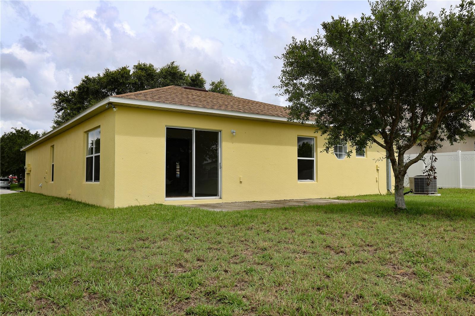 562 STONEWALL AVE