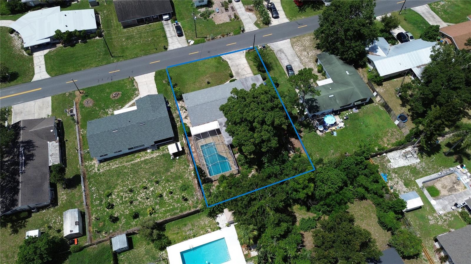 733 OLEANDER DR SE