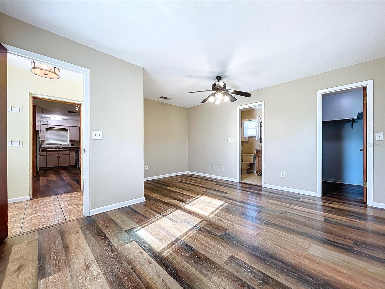 1711 ESTES RD