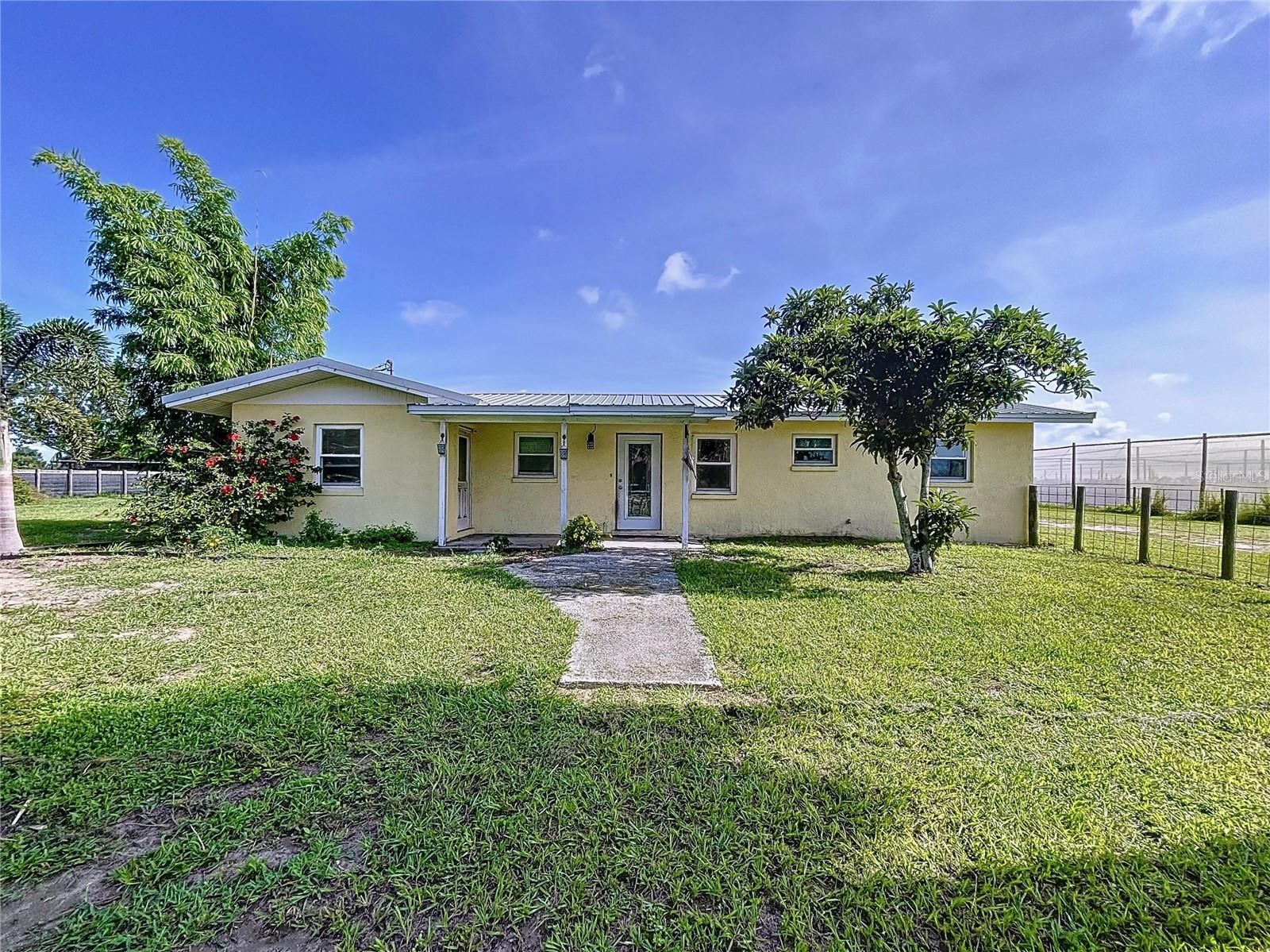 1711 ESTES RD