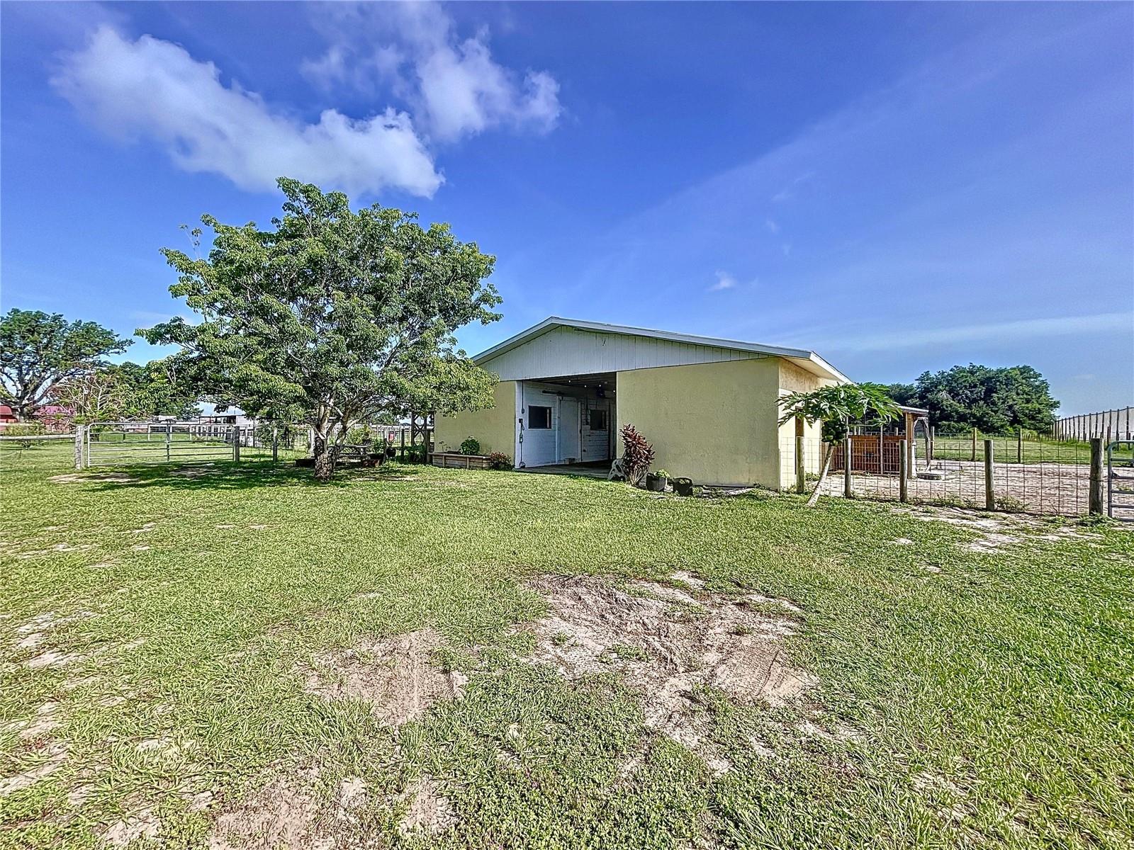 1711 ESTES RD