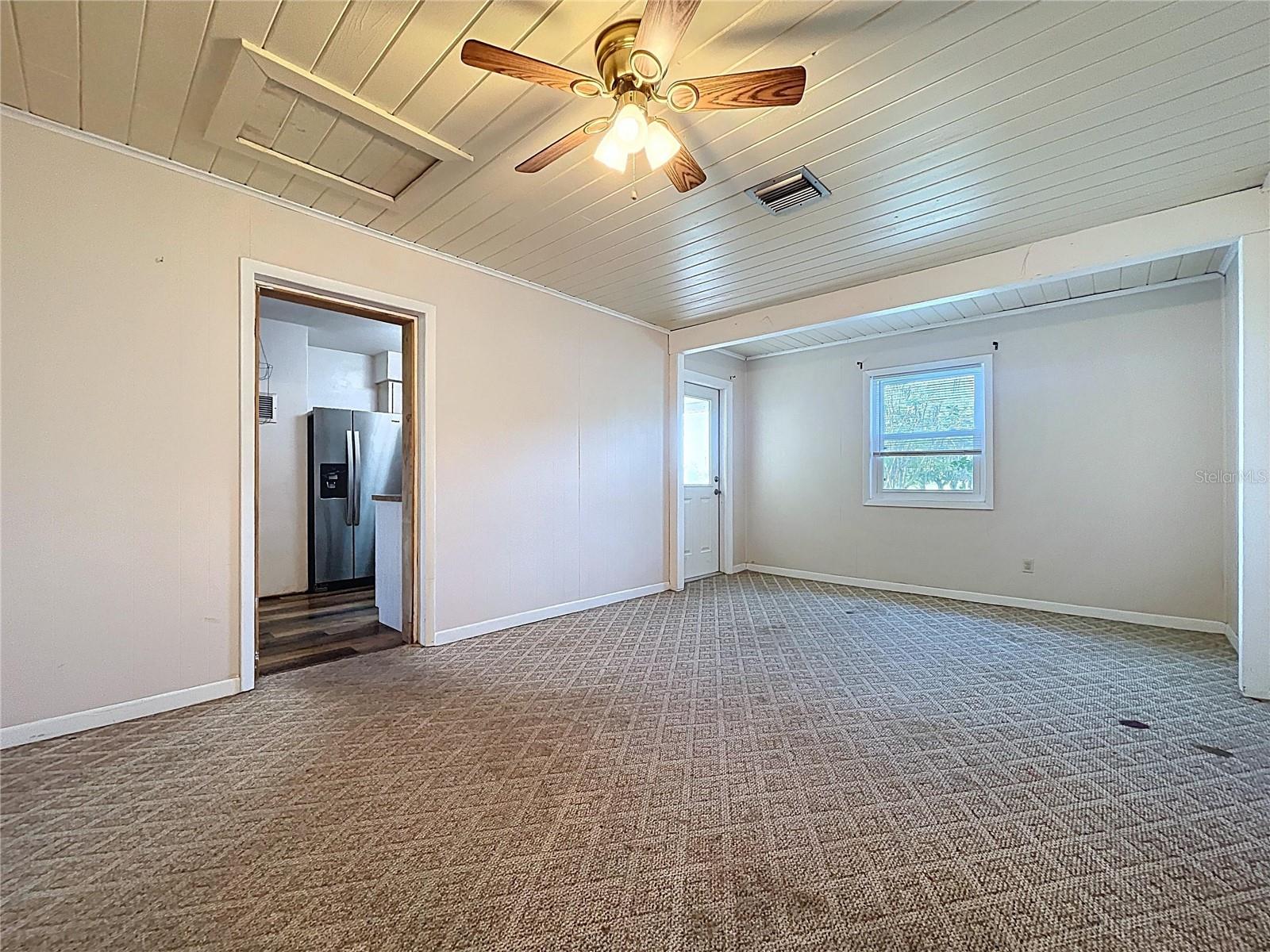 1711 ESTES RD