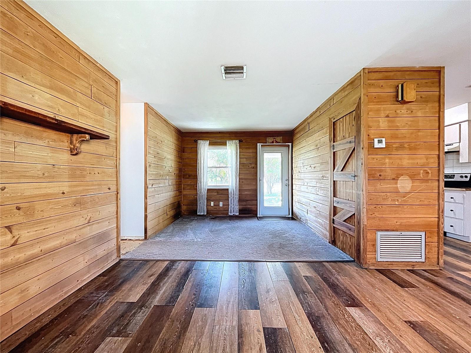 1711 ESTES RD