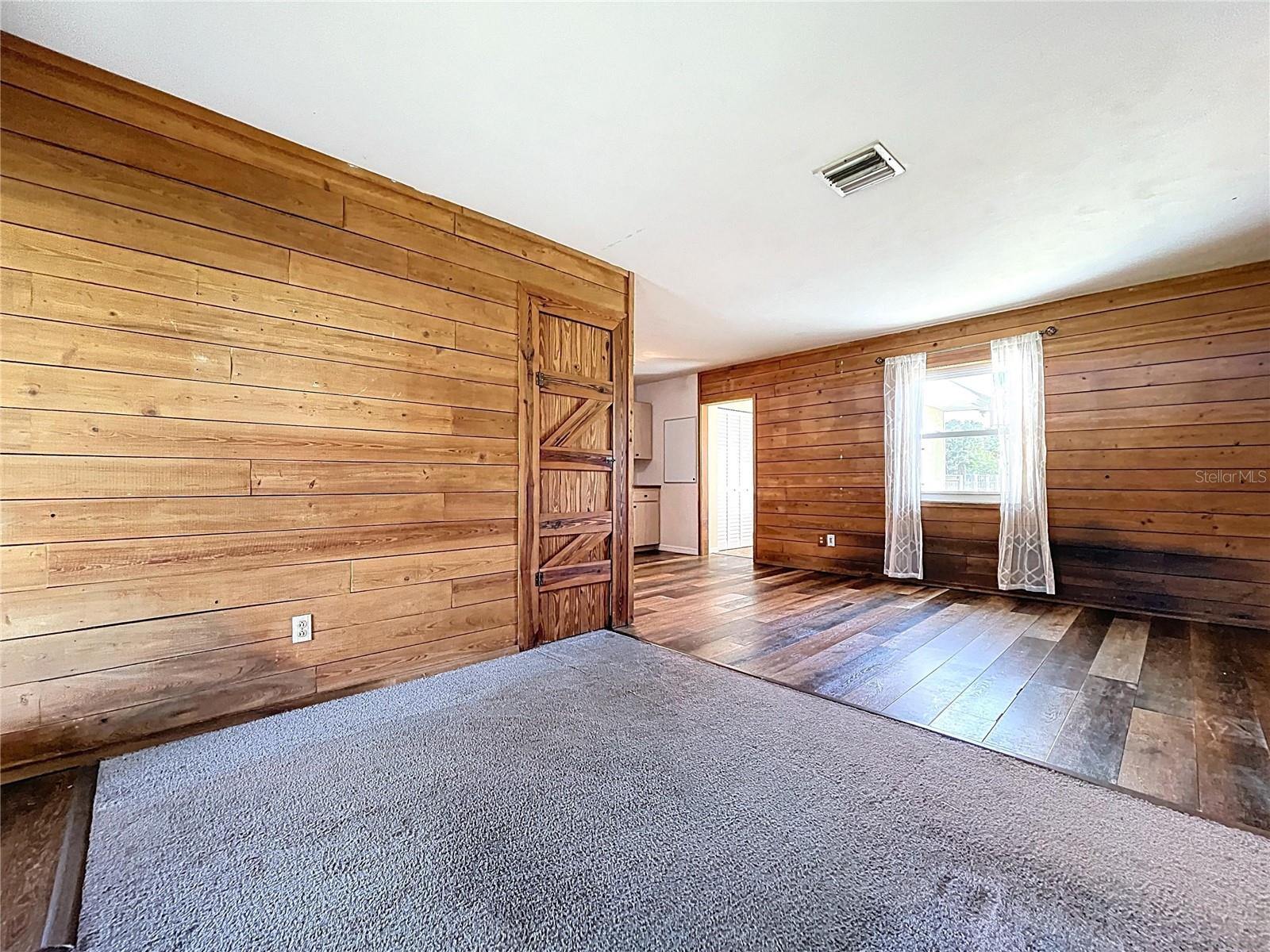 1711 ESTES RD