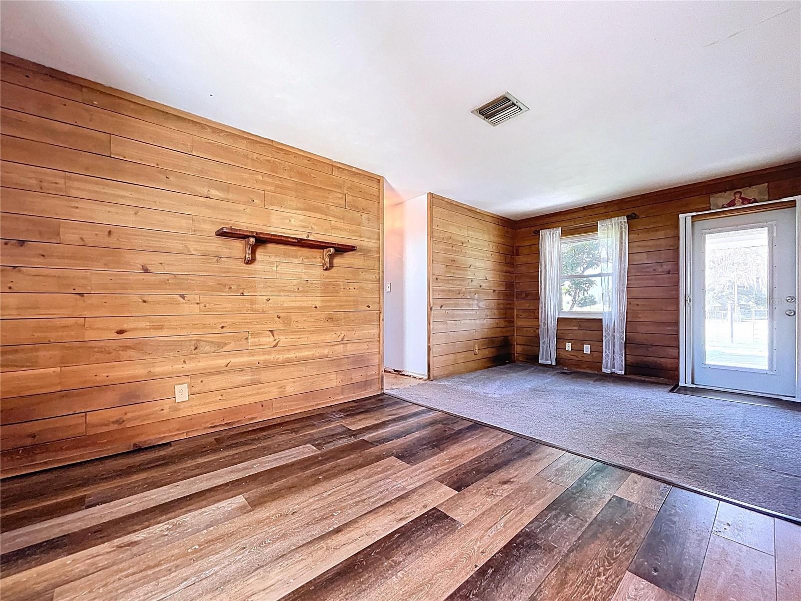 1711 ESTES RD