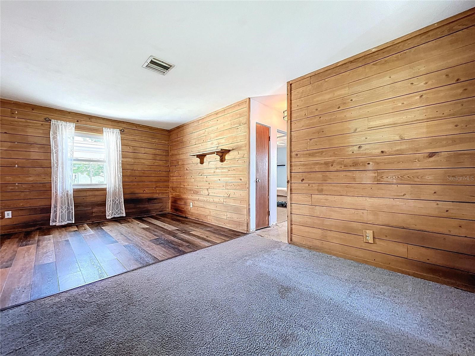 1711 ESTES RD