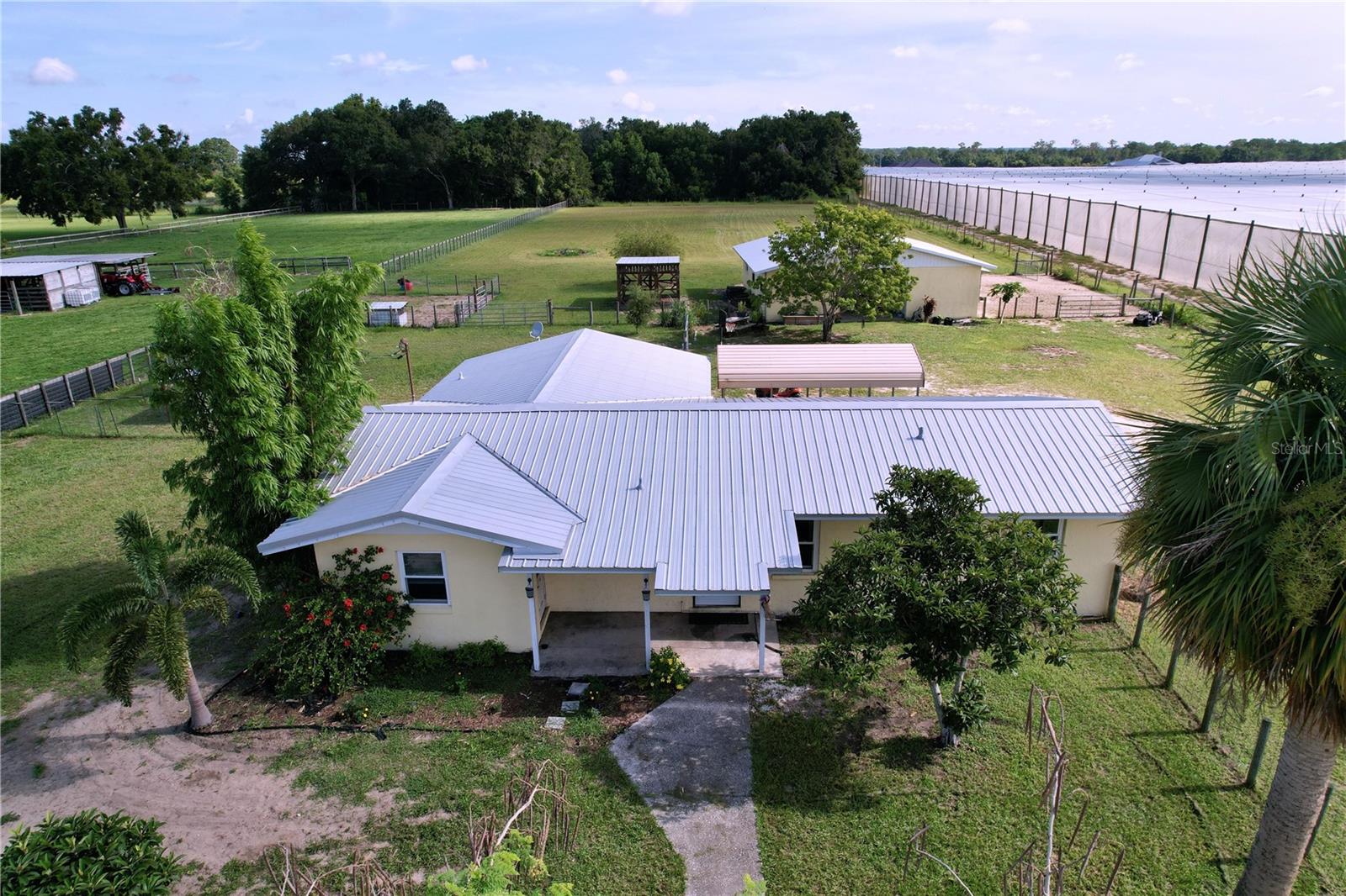 1711 ESTES RD