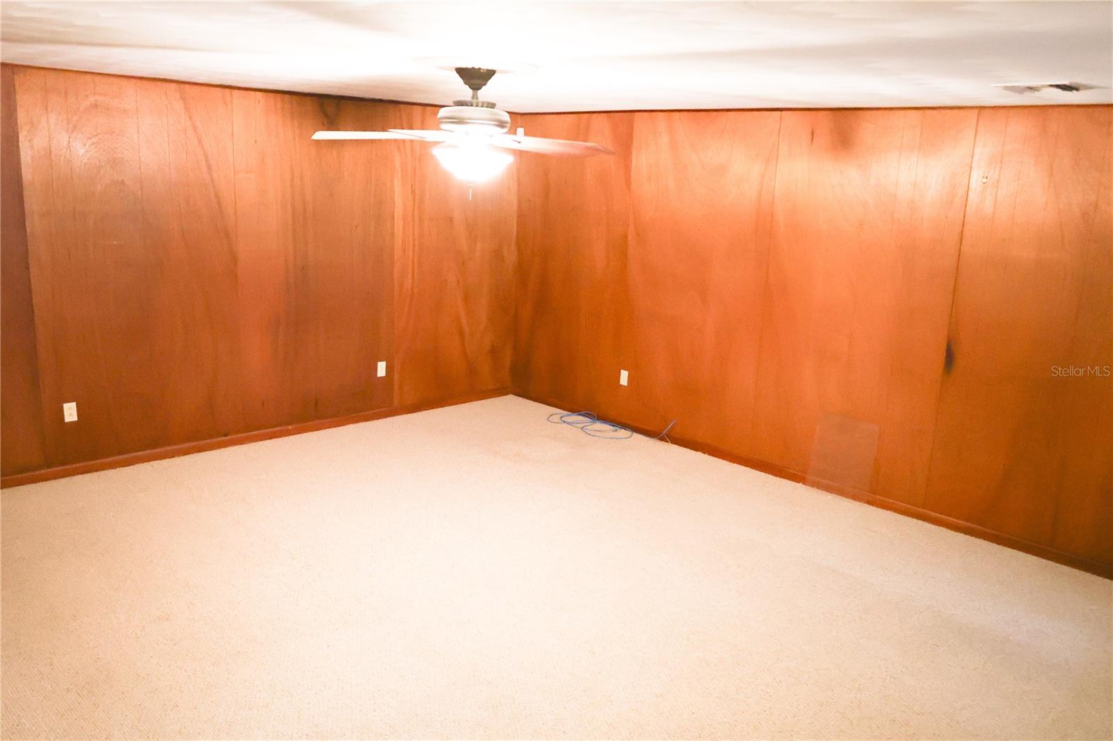 111 DEEN BLVD