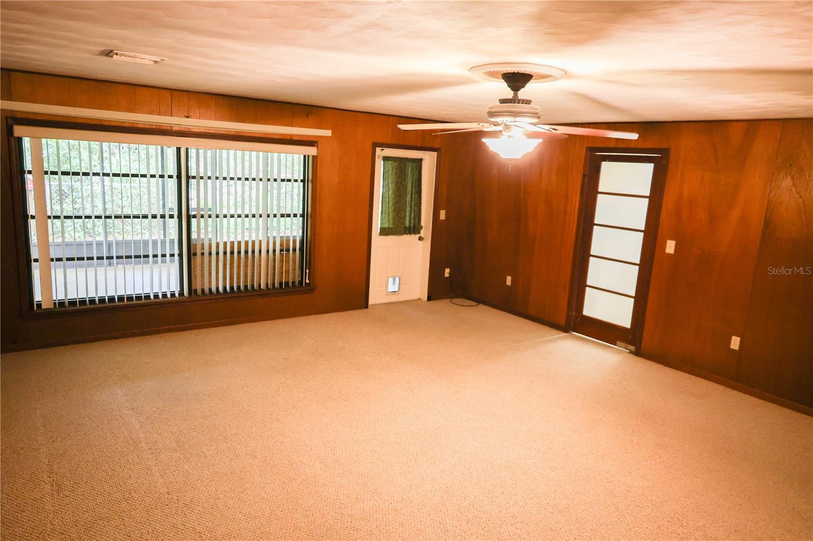 111 DEEN BLVD