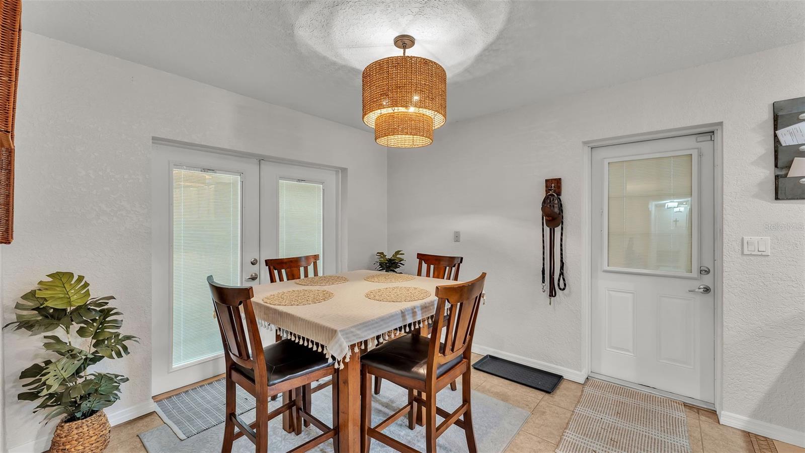 1188 DE LA PALMA AVE