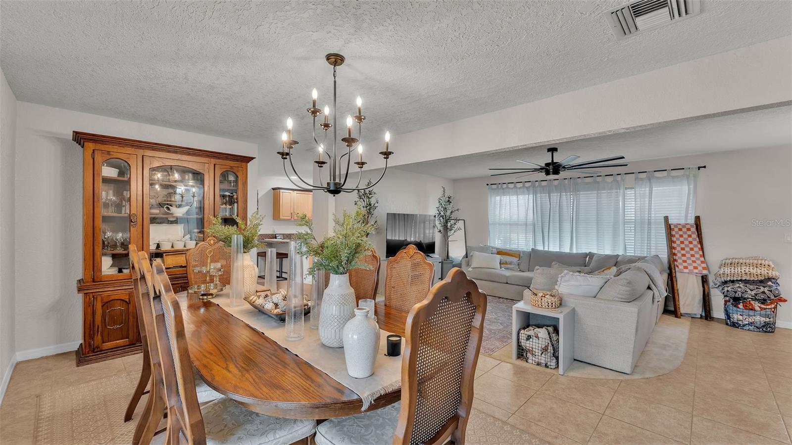 1188 DE LA PALMA AVE