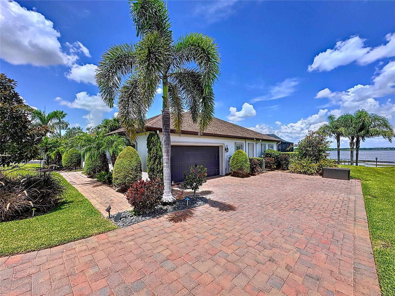 214 SPRING AZURE DR