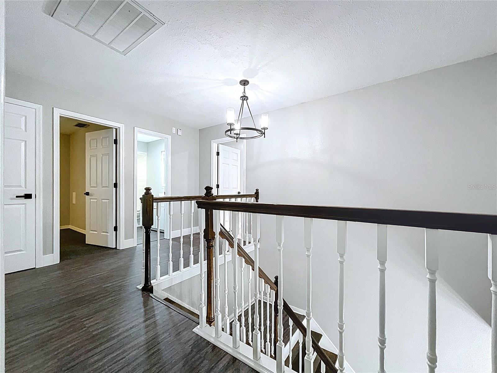1904 VISTA VIEW DR