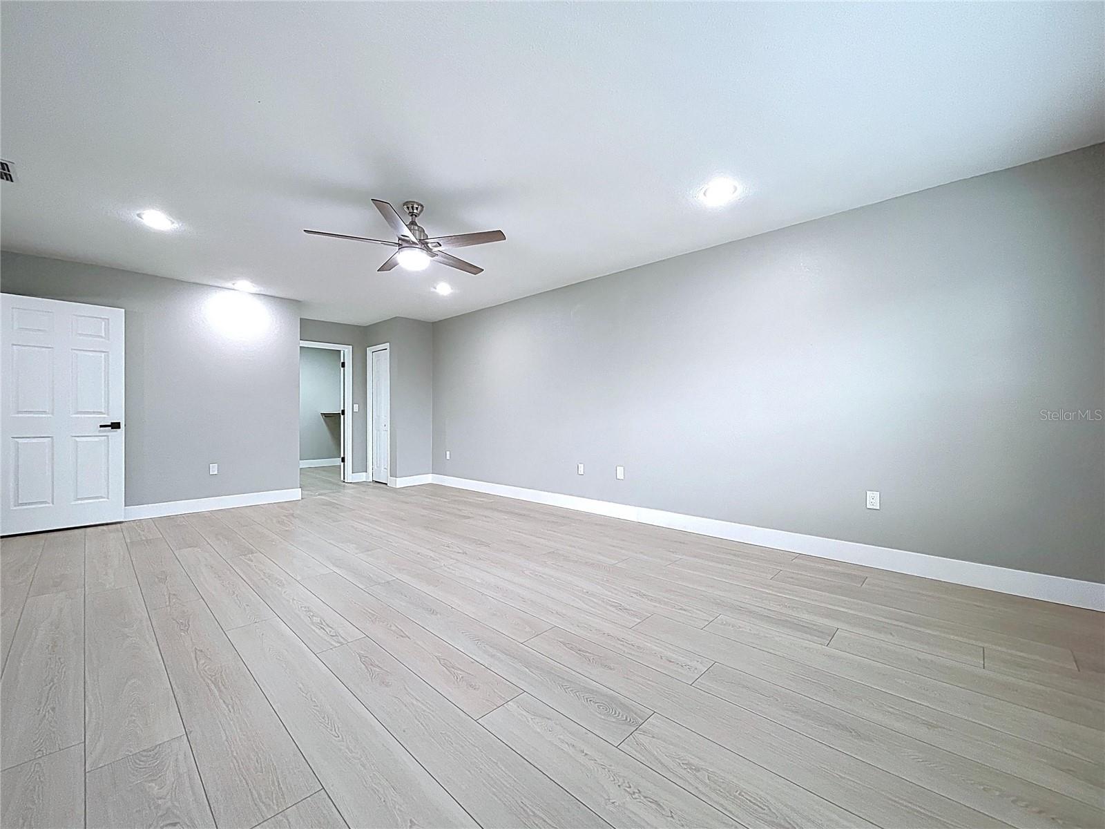 1904 VISTA VIEW DR