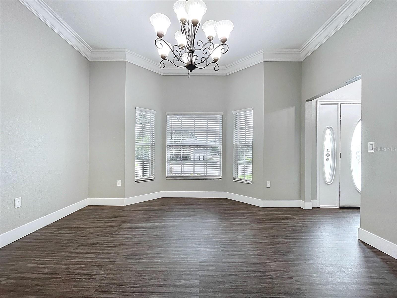 1904 VISTA VIEW DR