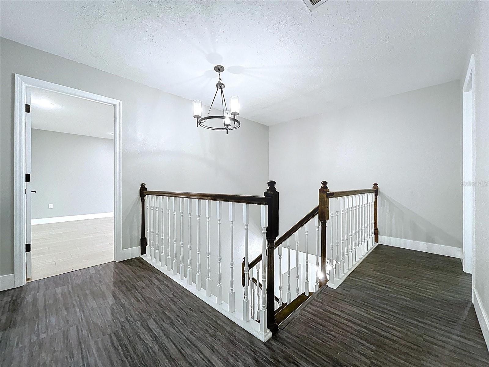 1904 VISTA VIEW DR