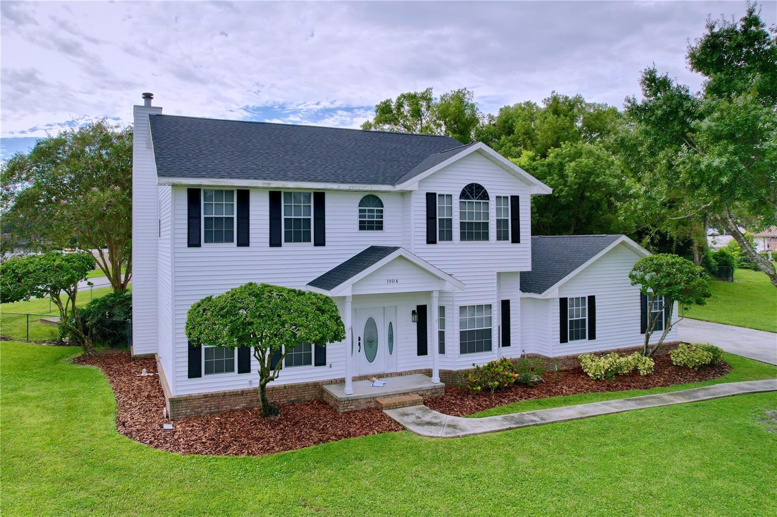 1904 VISTA VIEW DR