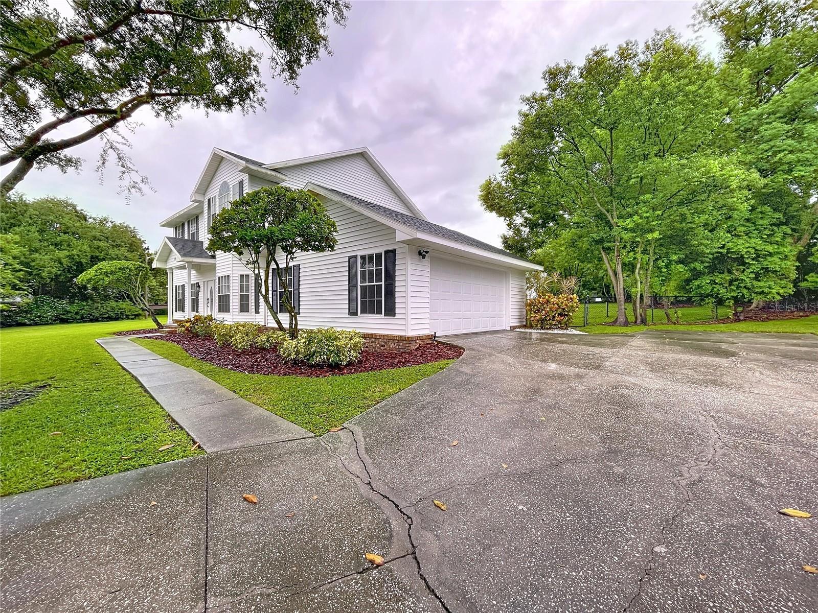 1904 VISTA VIEW DR