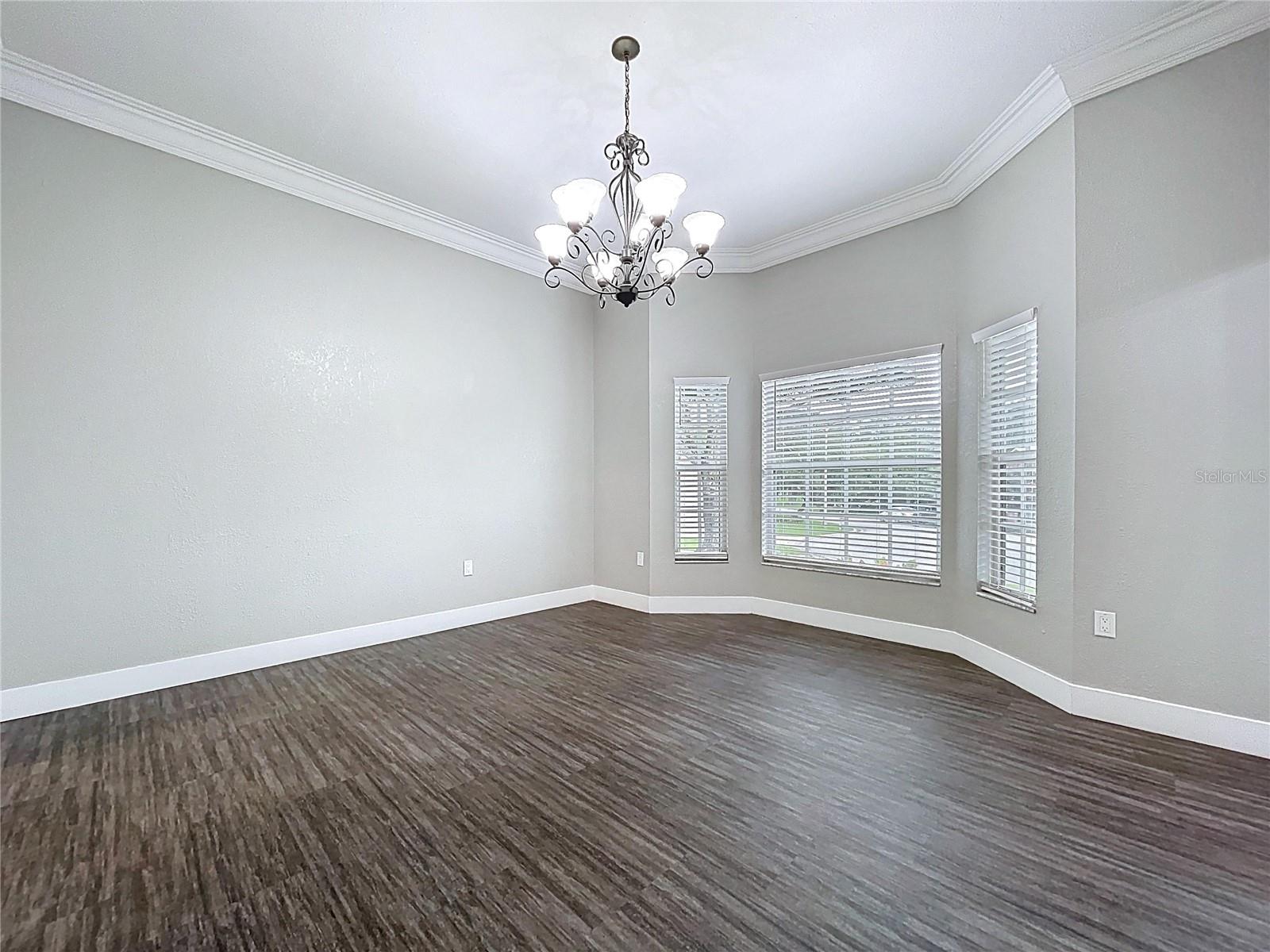 1904 VISTA VIEW DR