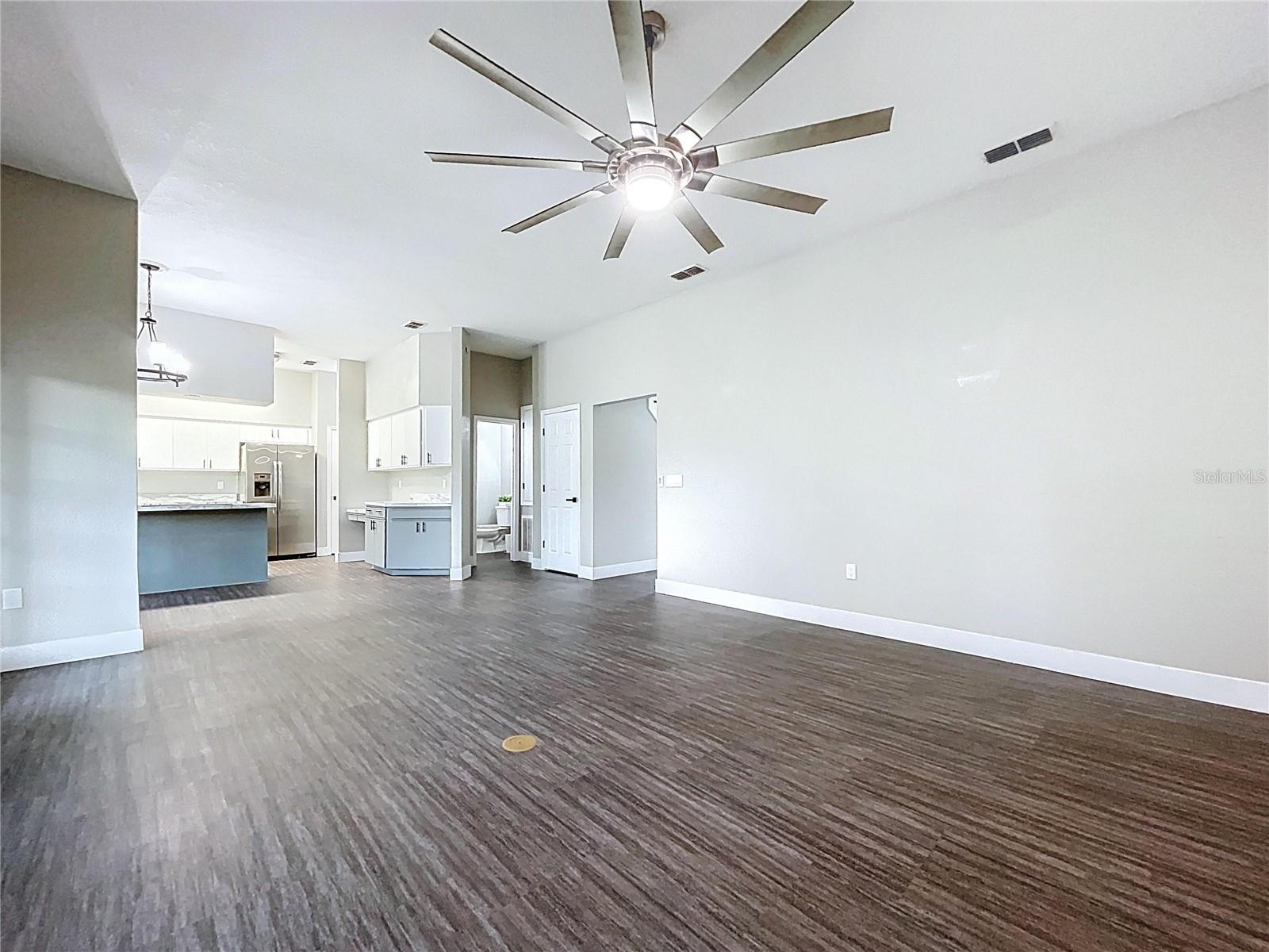 1904 VISTA VIEW DR
