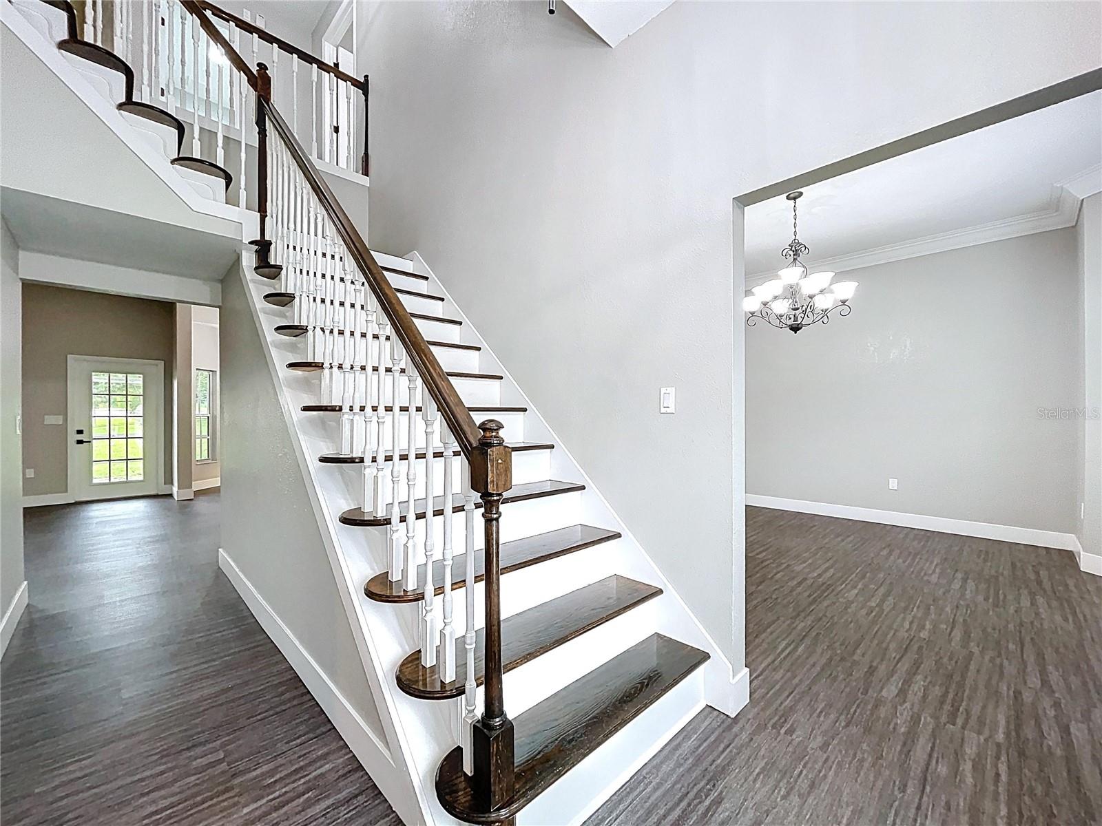 1904 VISTA VIEW DR