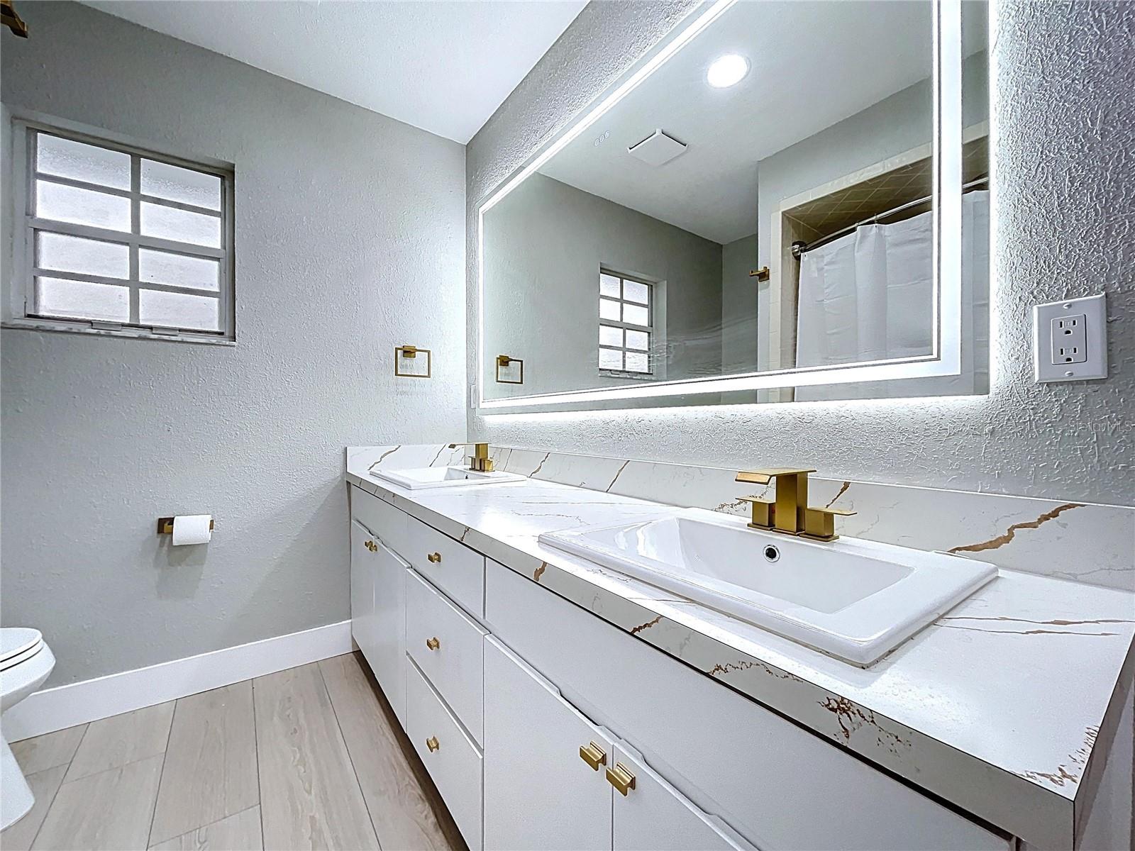 1904 VISTA VIEW DR