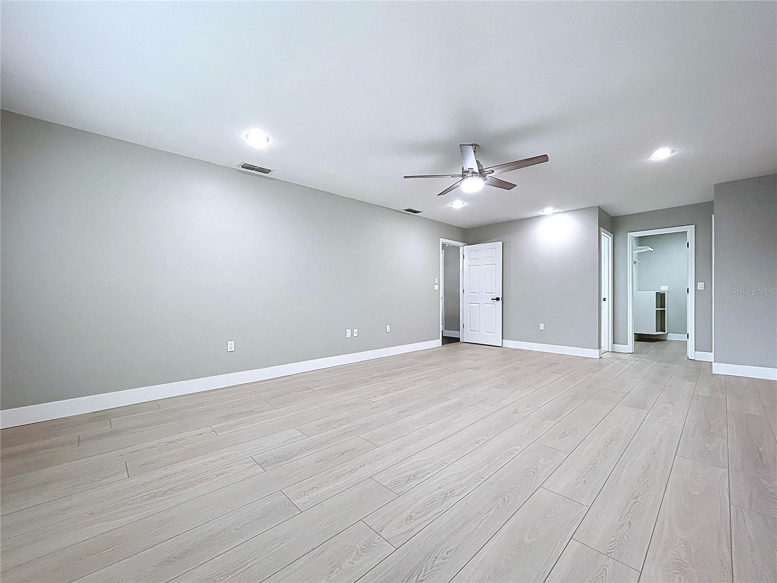 1904 VISTA VIEW DR