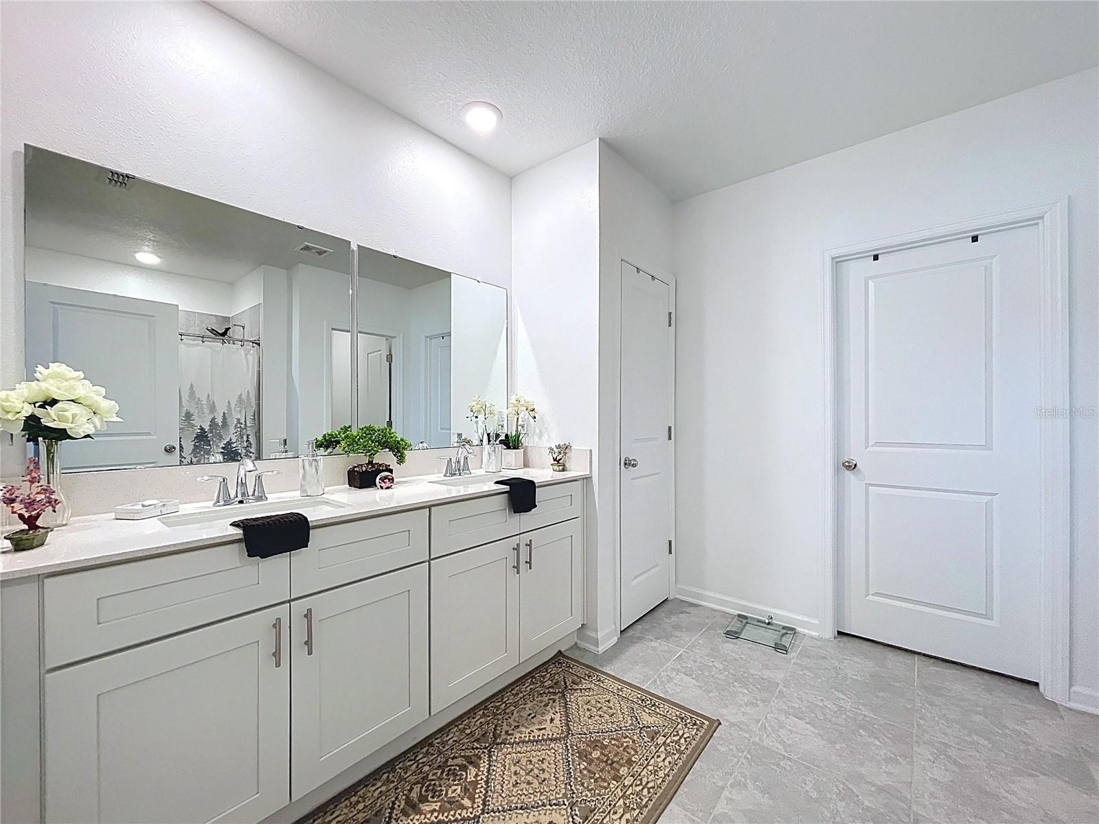 1285 DEEPWATER CIR