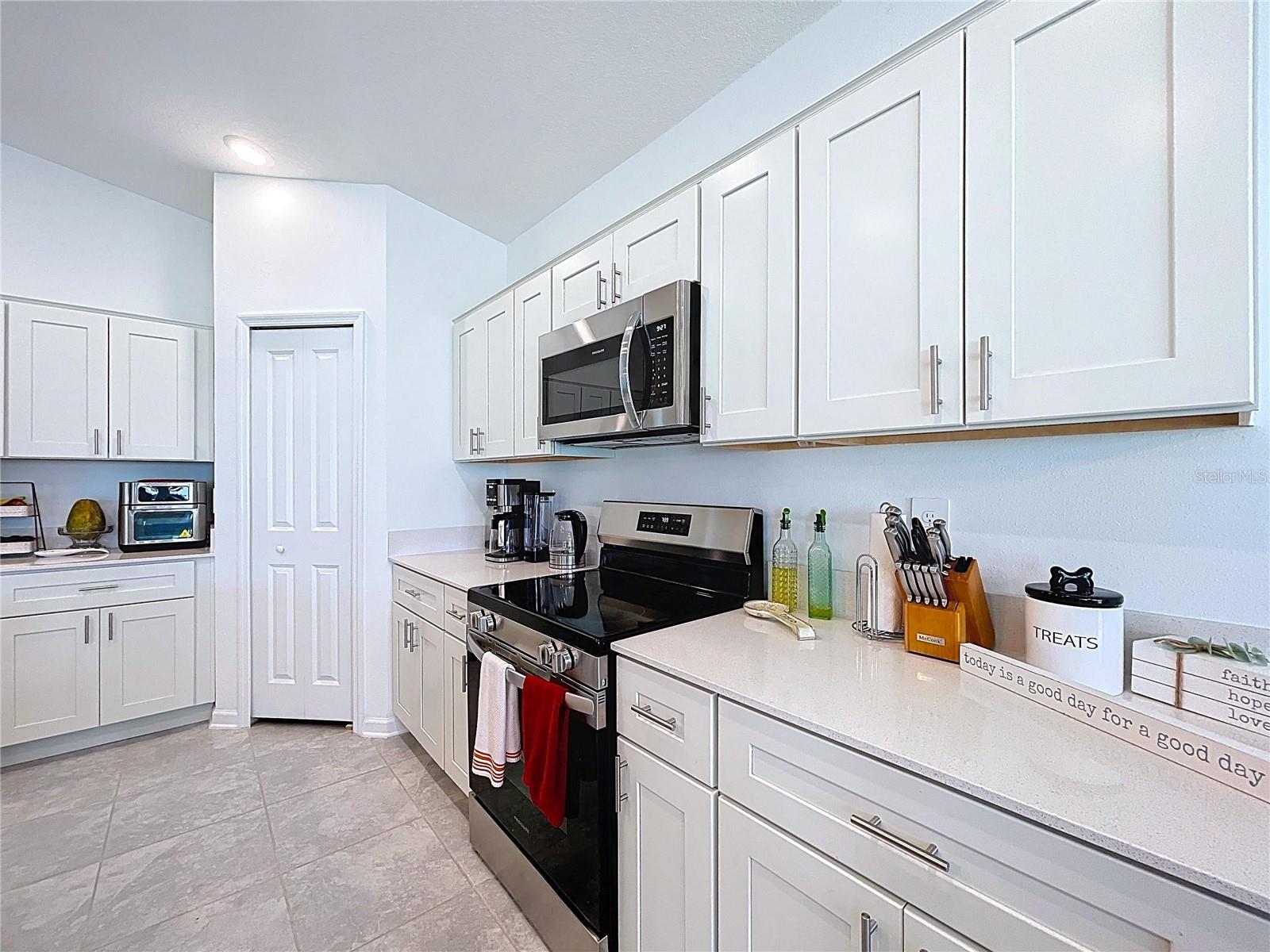 1285 DEEPWATER CIR