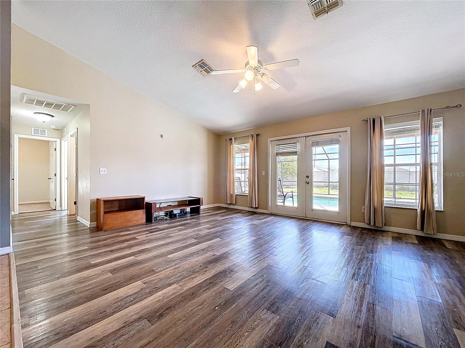 455 MAJESTIC GARDENS BLVD