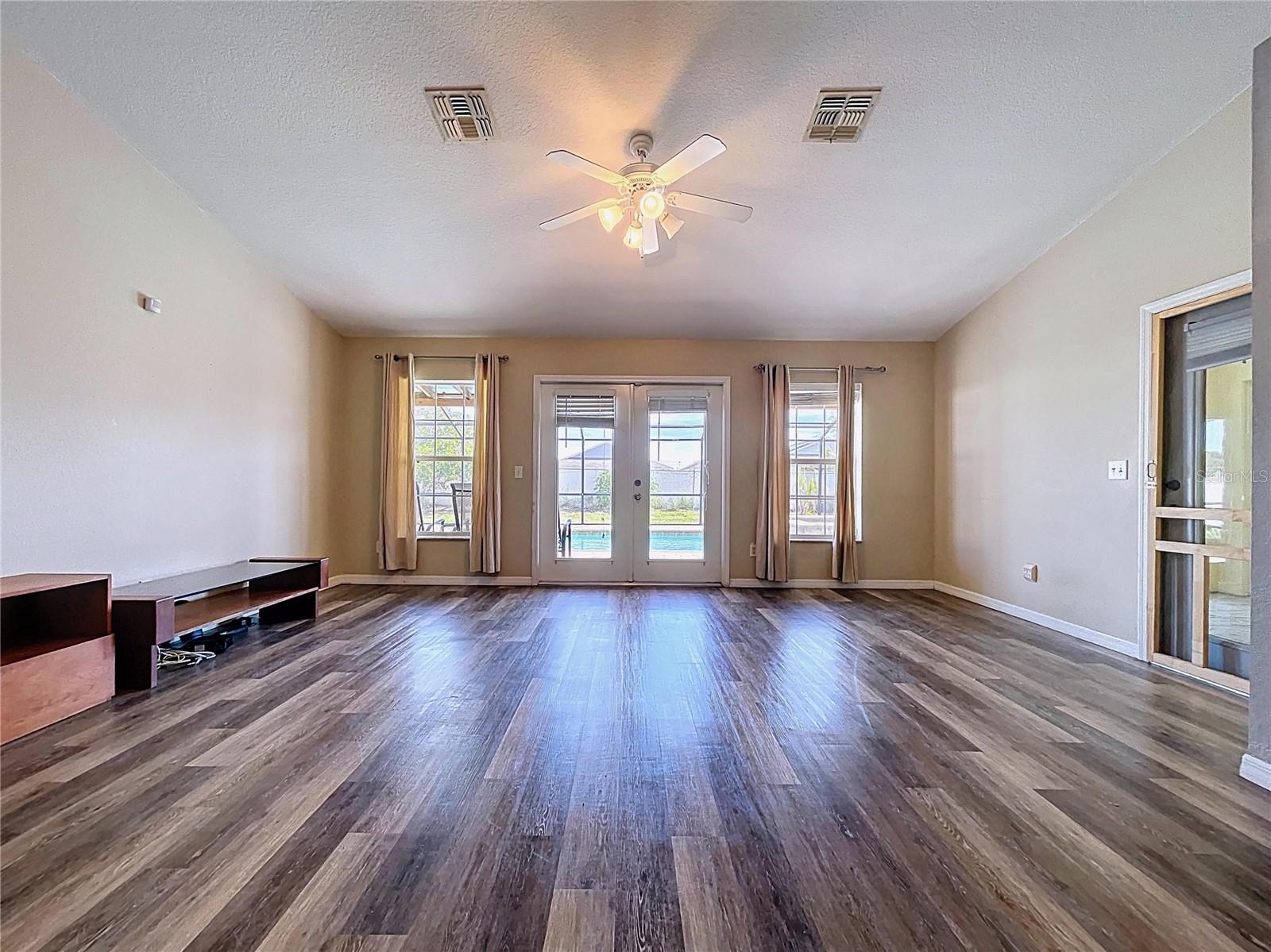 455 MAJESTIC GARDENS BLVD