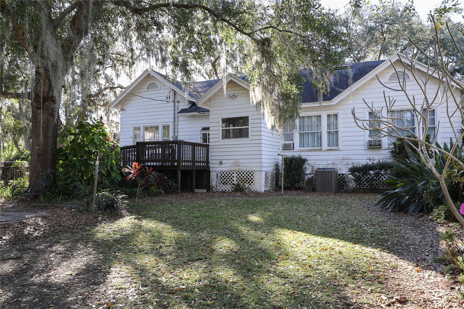 601 ALTA VISTA DR