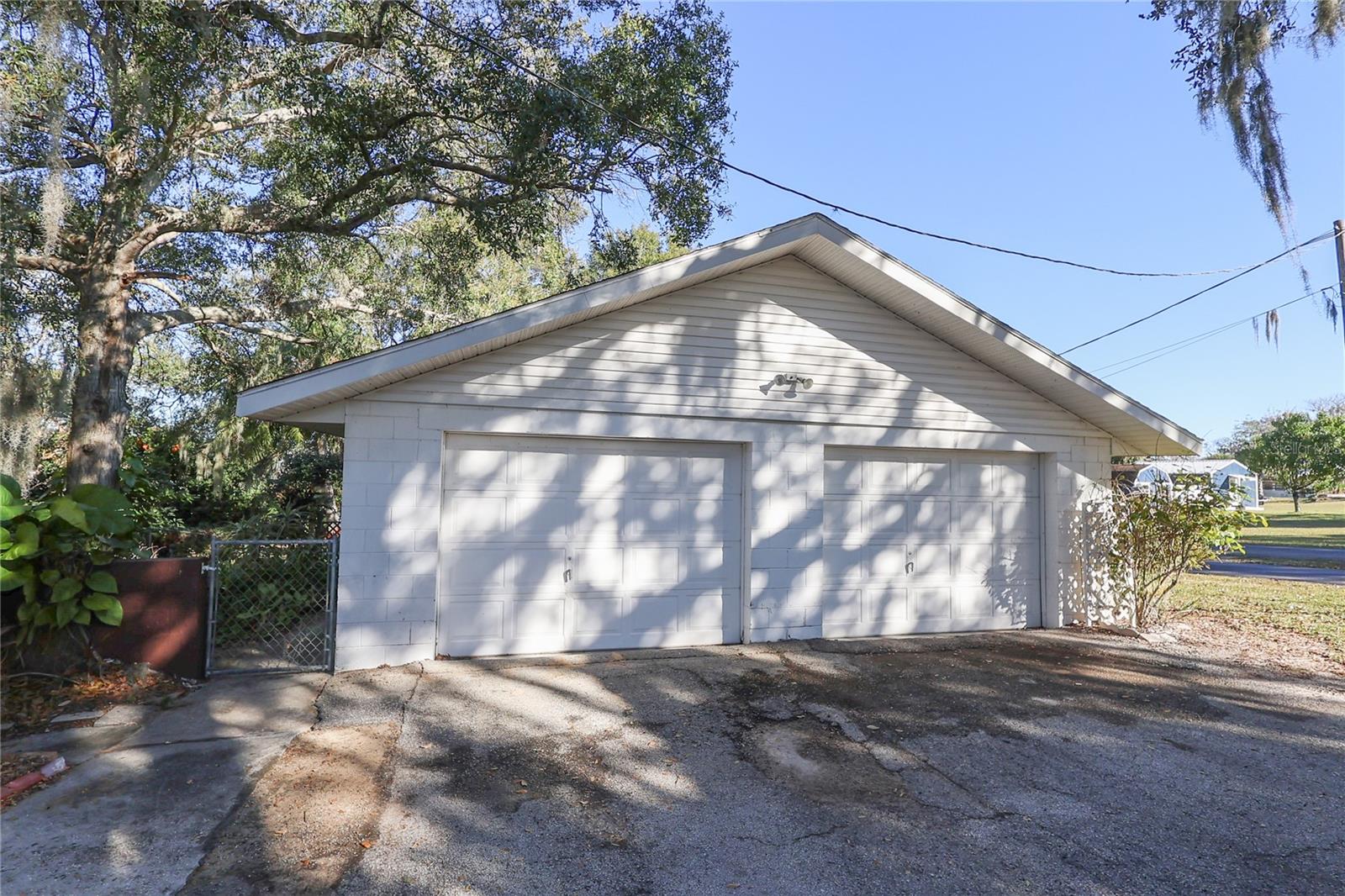 601 ALTA VISTA DR