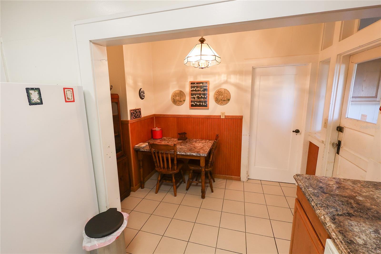 601 ALTA VISTA DR