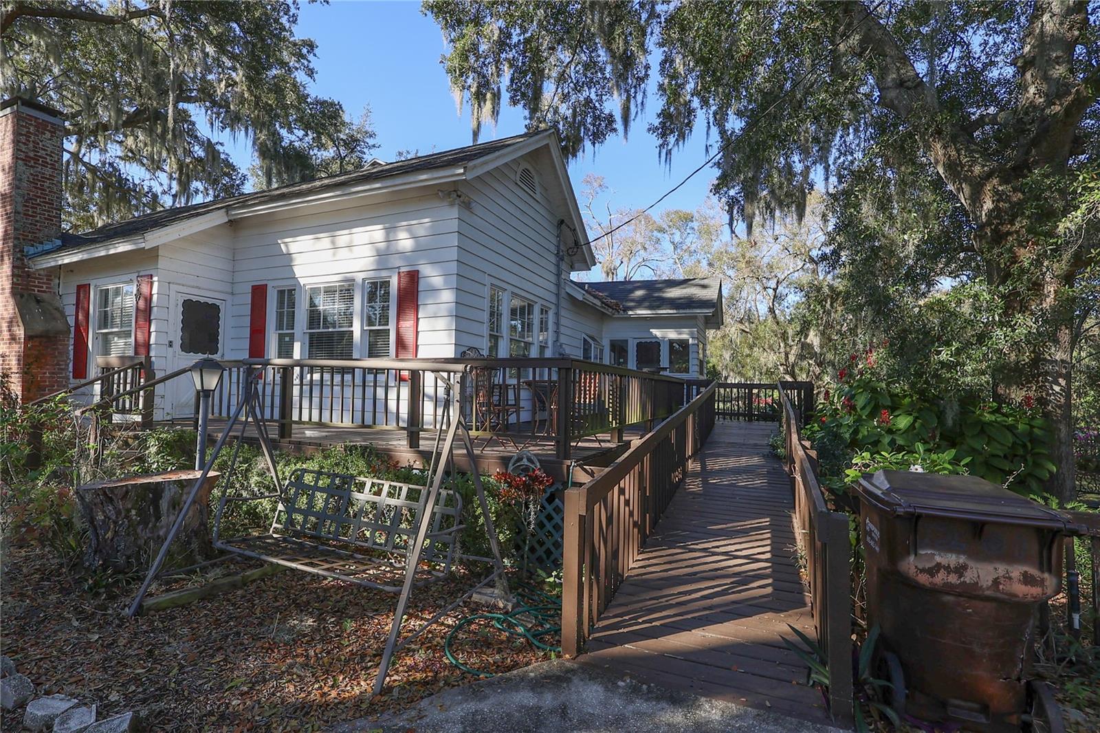 601 ALTA VISTA DR