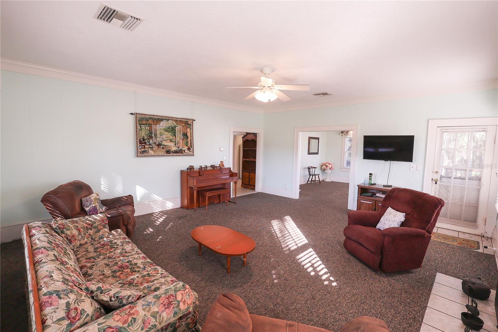 601 ALTA VISTA DR
