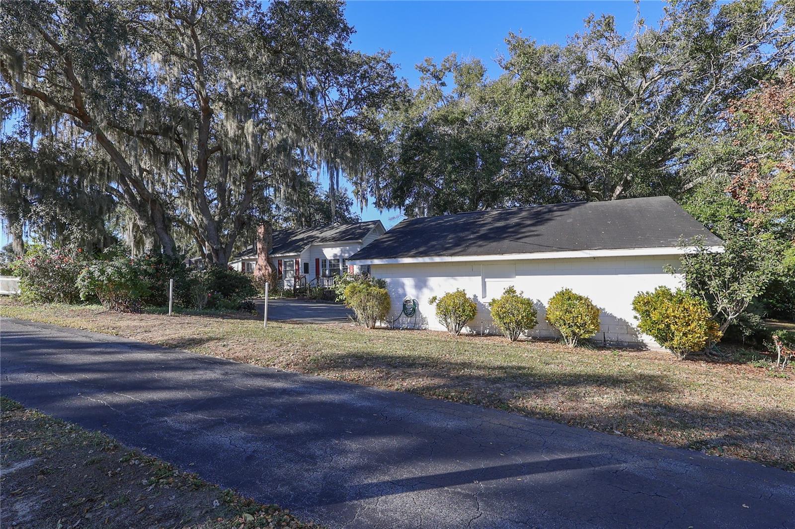 601 ALTA VISTA DR