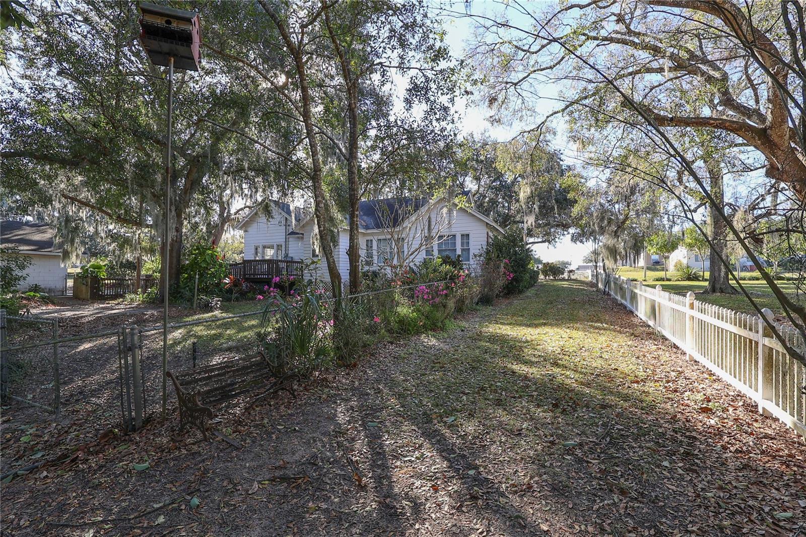 601 ALTA VISTA DR