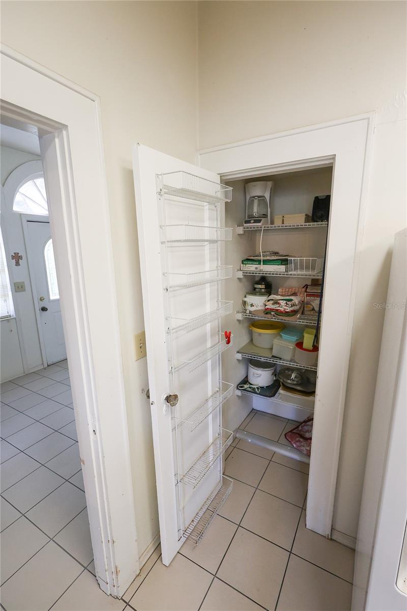 601 ALTA VISTA DR