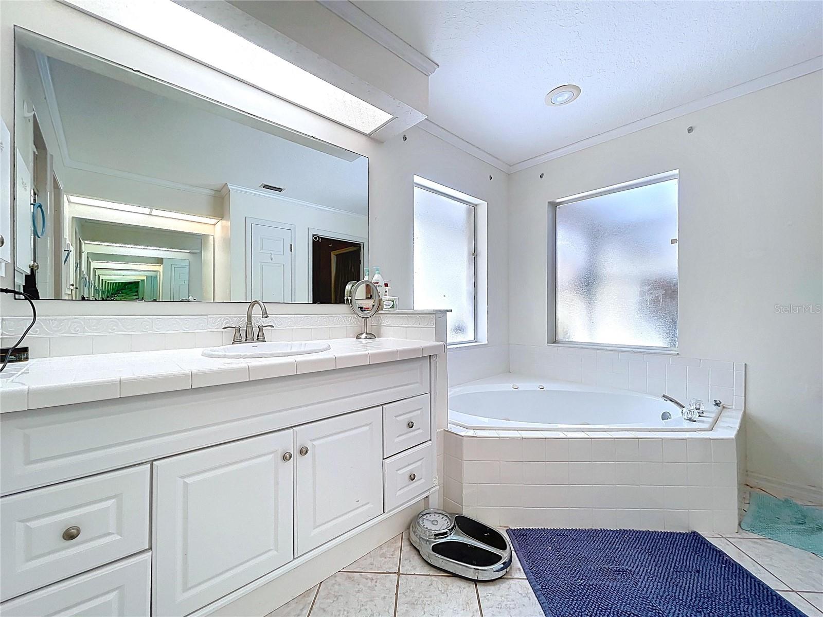 8402 SOUTHWOOD PINES ST