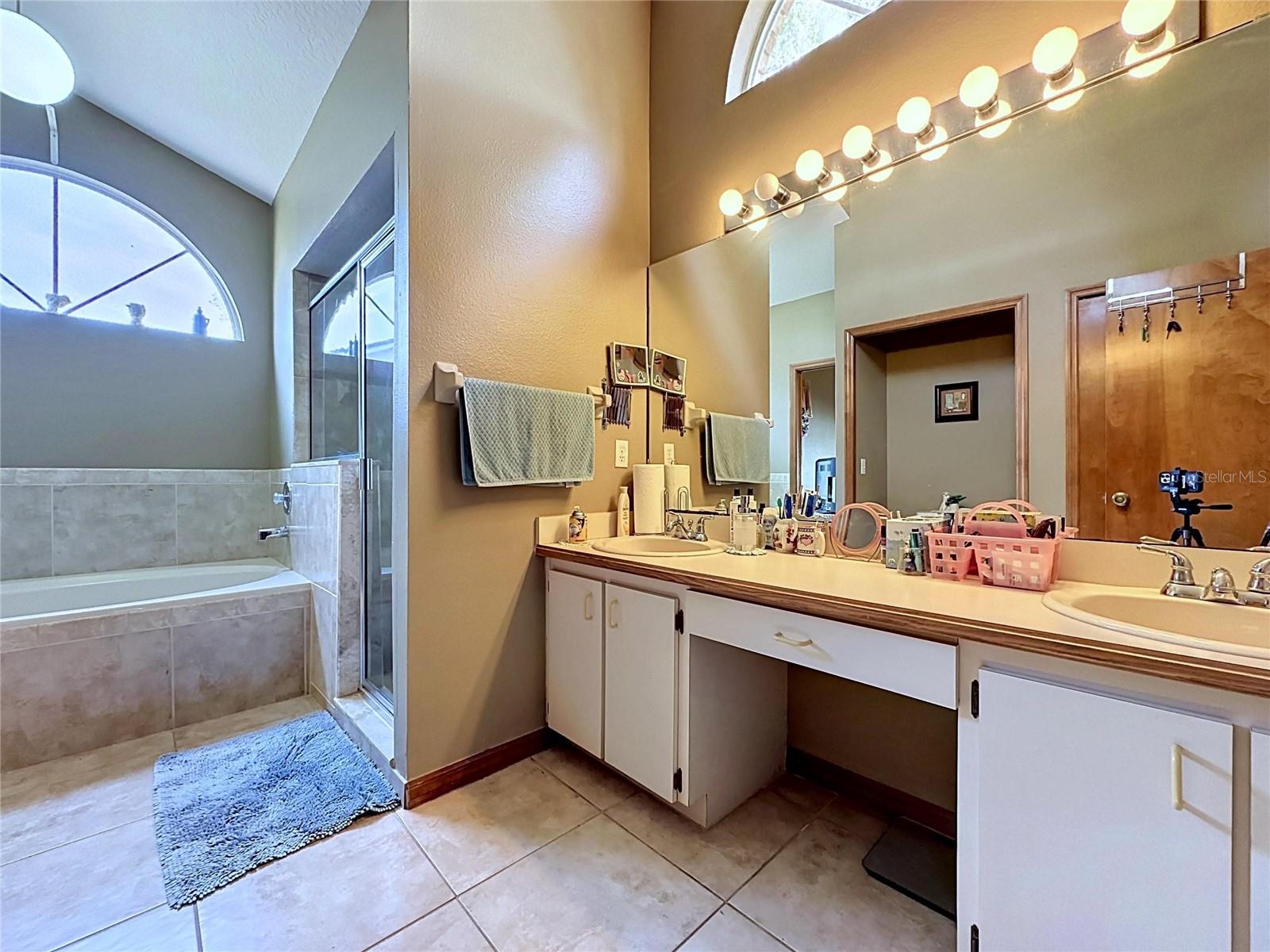 1681 E SPRING RIDGE CIR