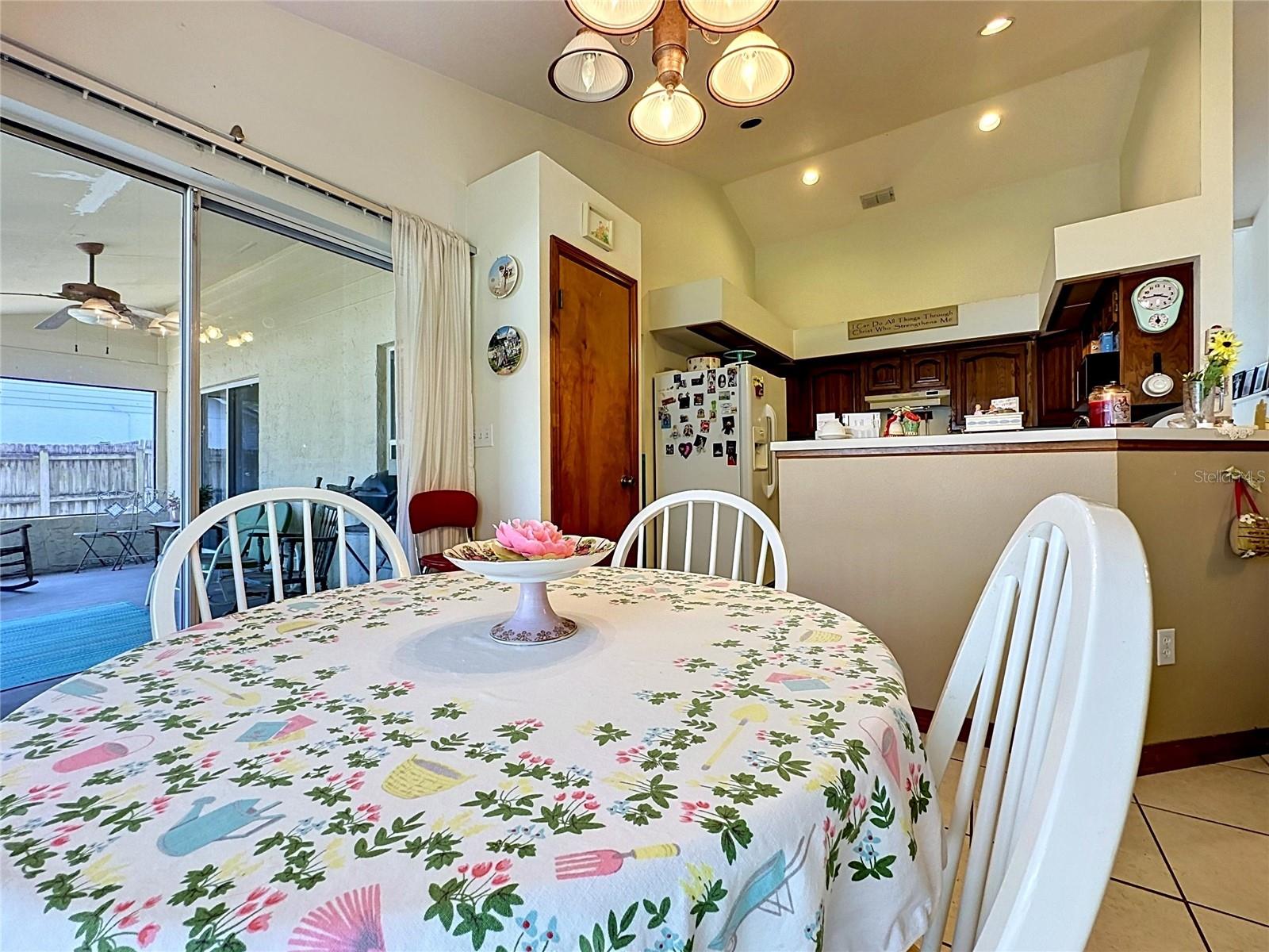 1681 E SPRING RIDGE CIR