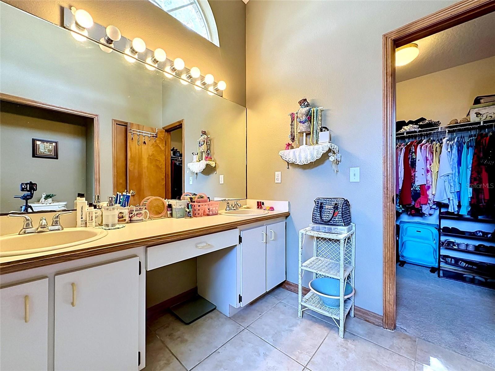 1681 E SPRING RIDGE CIR
