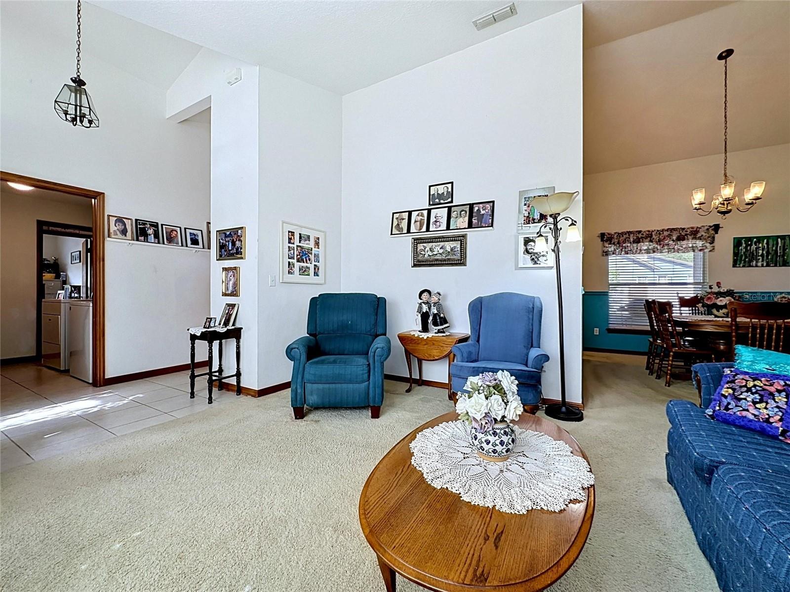 1681 E SPRING RIDGE CIR