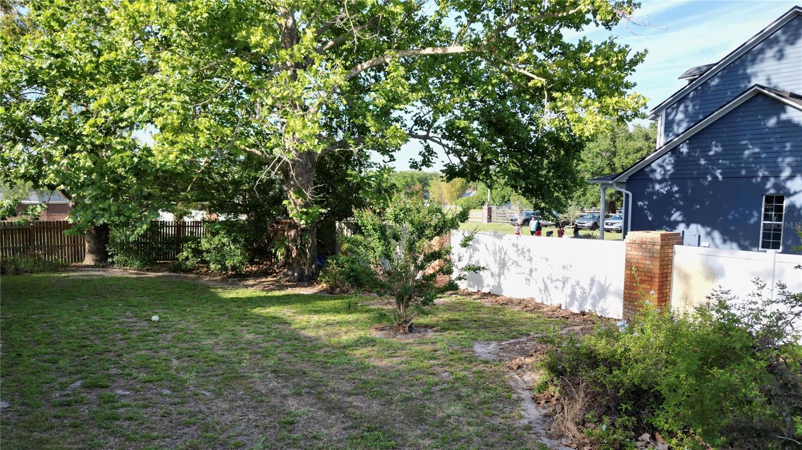 1681 E SPRING RIDGE CIR